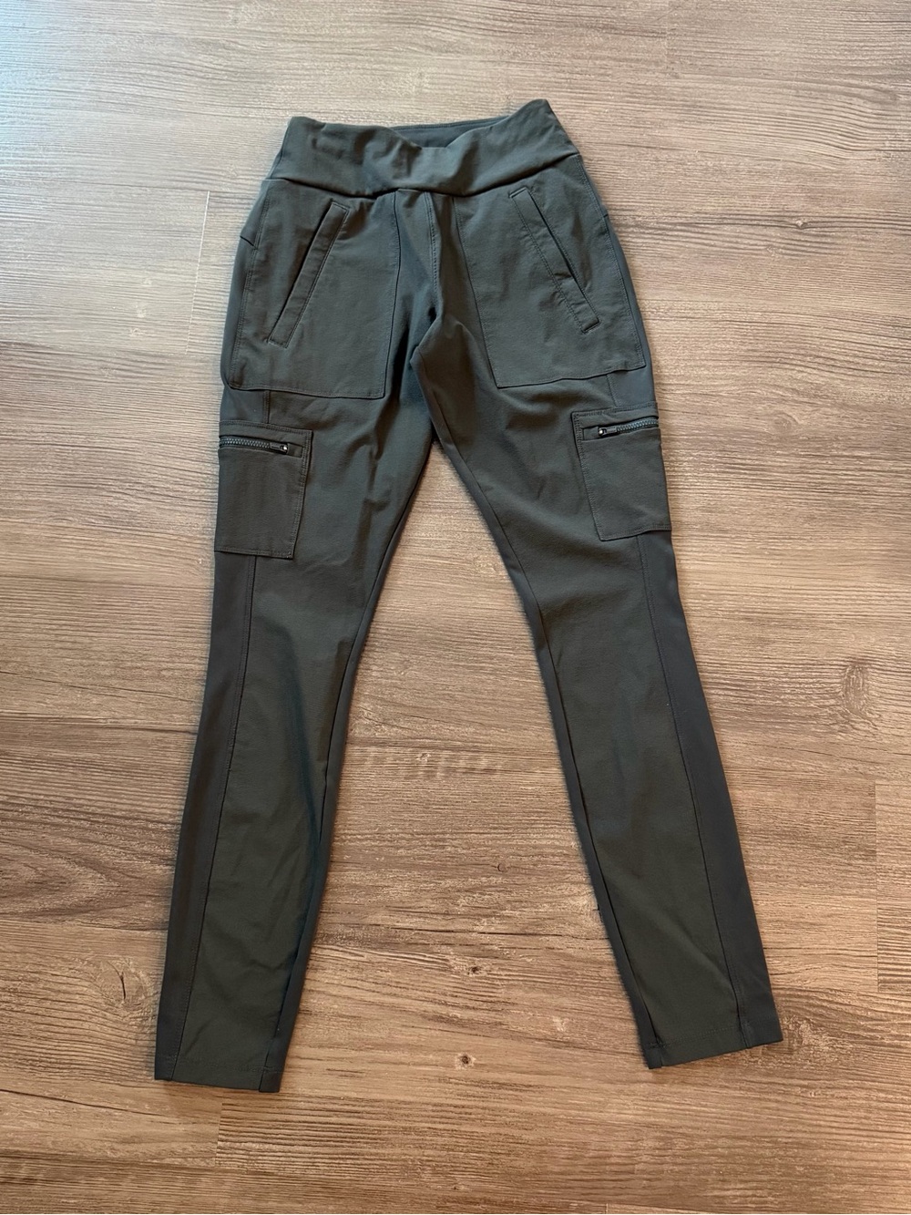Athleta Headlands Hybrid Cargo Pants Aspen Olive Green Size 0